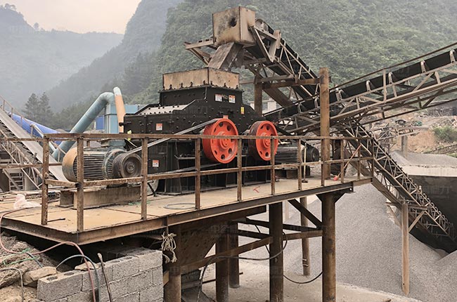 廣西1213雙轉(zhuǎn)子制砂機使用現(xiàn)場