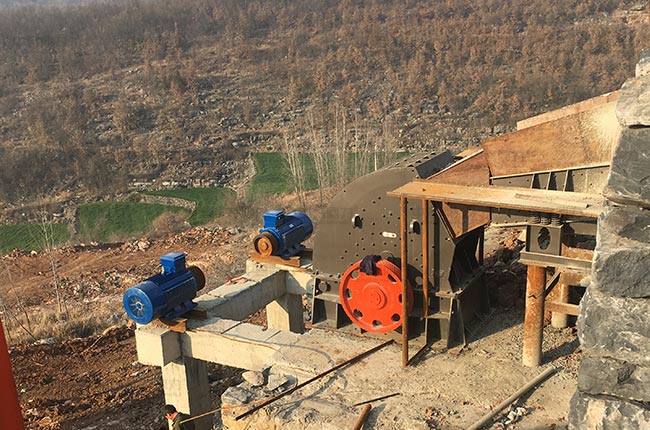 河南南陽(yáng)日產(chǎn)四千噸的碎石生產(chǎn)線