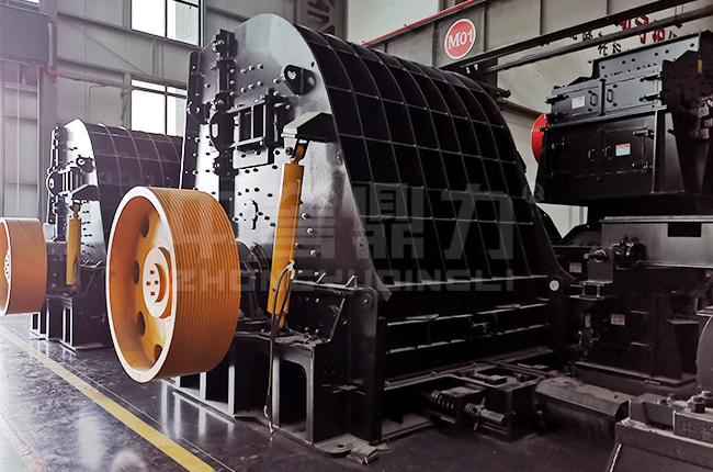 可逆錘擊式破碎機(jī)