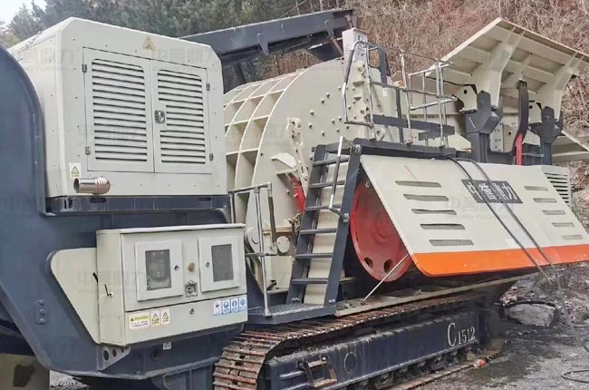 履帶移動破碎站