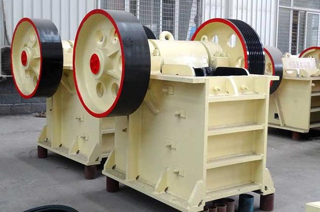 PE1200×1500顎式破碎機(jī)