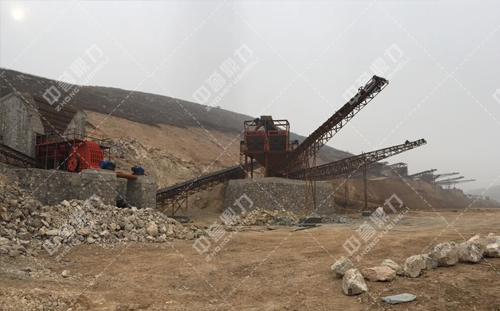 新鄉(xiāng)鼎力重慶銅梁大型碎石生產(chǎn)線現(xiàn)場(chǎng)