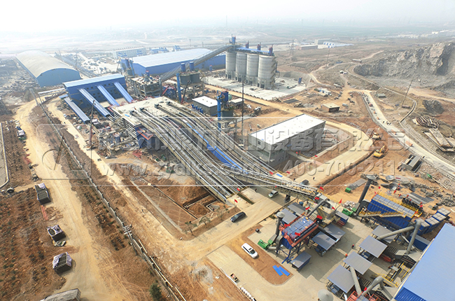 石料生產(chǎn)線現(xiàn)場 石料生產(chǎn)線現(xiàn)場