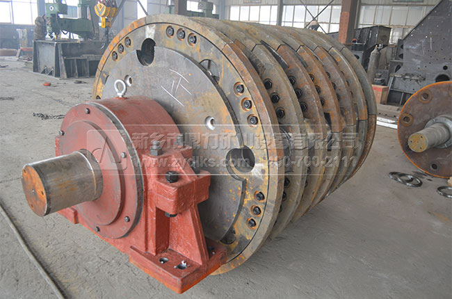 錘式破碎機(jī)主軸展示