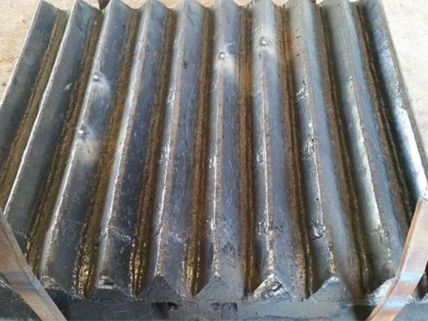 顎式破碎機(jī)顎板