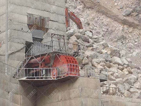 錘式破石機(jī)