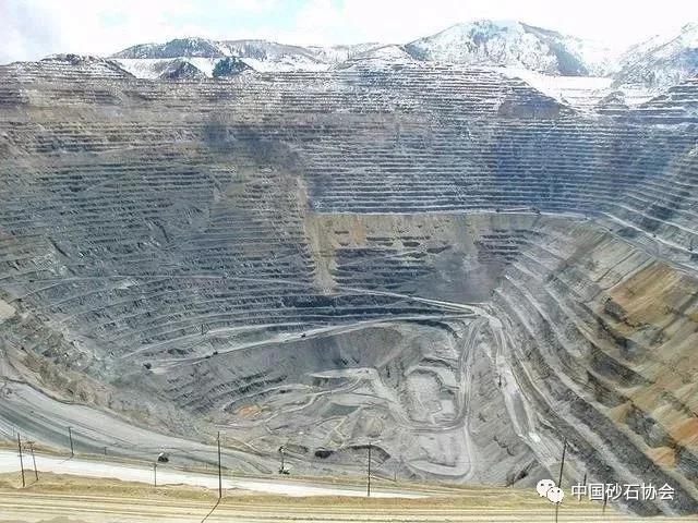 大型露天礦開采設計