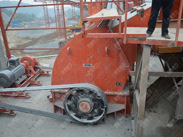 時產(chǎn)300-500噸破碎機(jī)