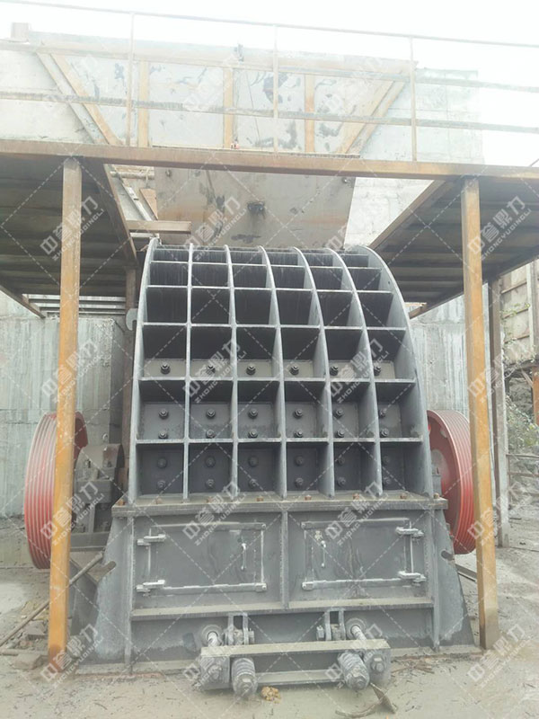 時產(chǎn)400噸磕石機