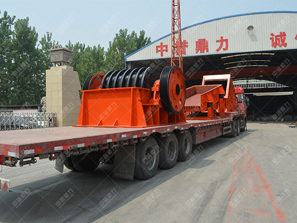 錘式破碎機發(fā)貨現(xiàn)場