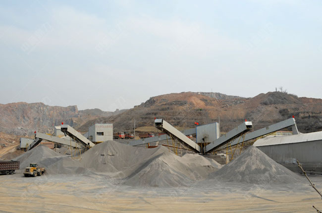 河南滎陽時(shí)產(chǎn)700噸砂石骨料生產(chǎn)線